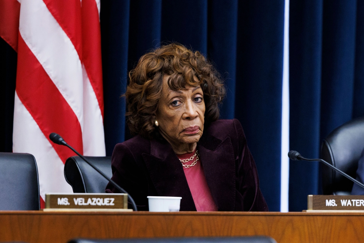 Maxine Waters blasts Trump over CZ pardon, says President is doing ‘massive favours for crypto criminals’